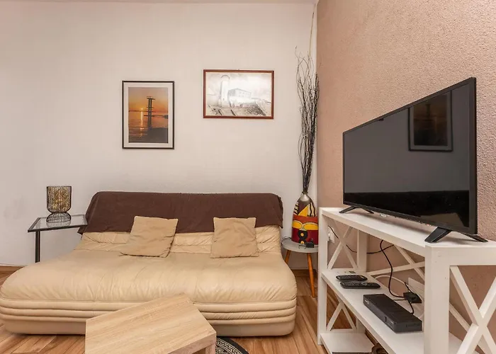 Stunning In With Wifi Apartment *