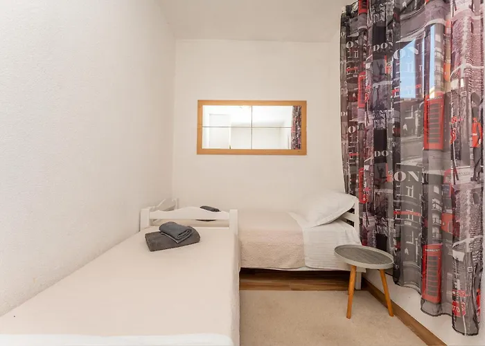 Stunning In With Wifi Apartment