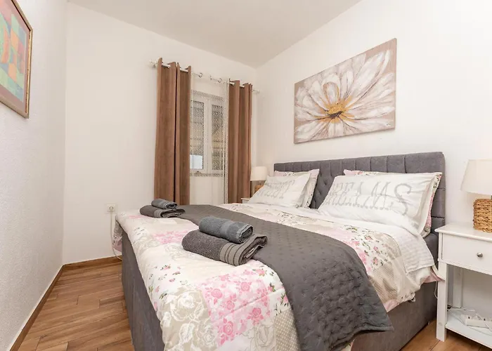 Stunning In With Wifi זאדאר